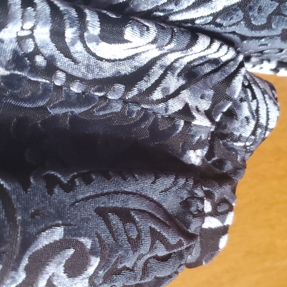 Nine West velour/crushed velvet top size S - Picture 4 of 5